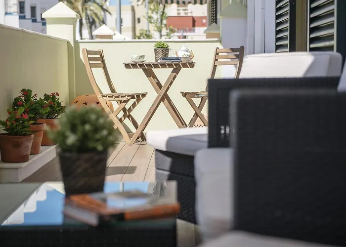 Summerland Apartments Rota